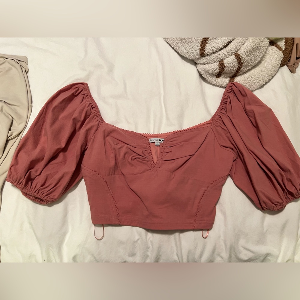 Fashion nova pink crop